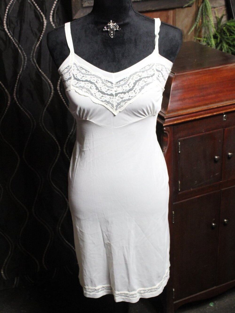 Vintage Elegant Slip Dress Cream Color Under skirt
